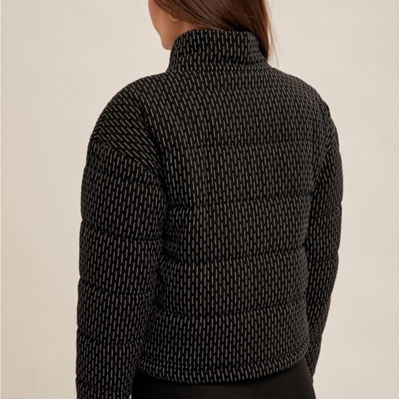 Textured Clip Pot PufferJacket - Picture 2 of 4